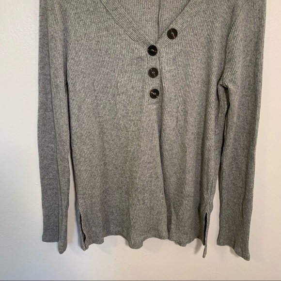 Cable & Gauge V-Neck Pullover Sweater Gray Ribbed - Picture 4 of 9